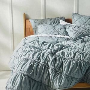 Anthropologie Textured Marilla Queen Quilt